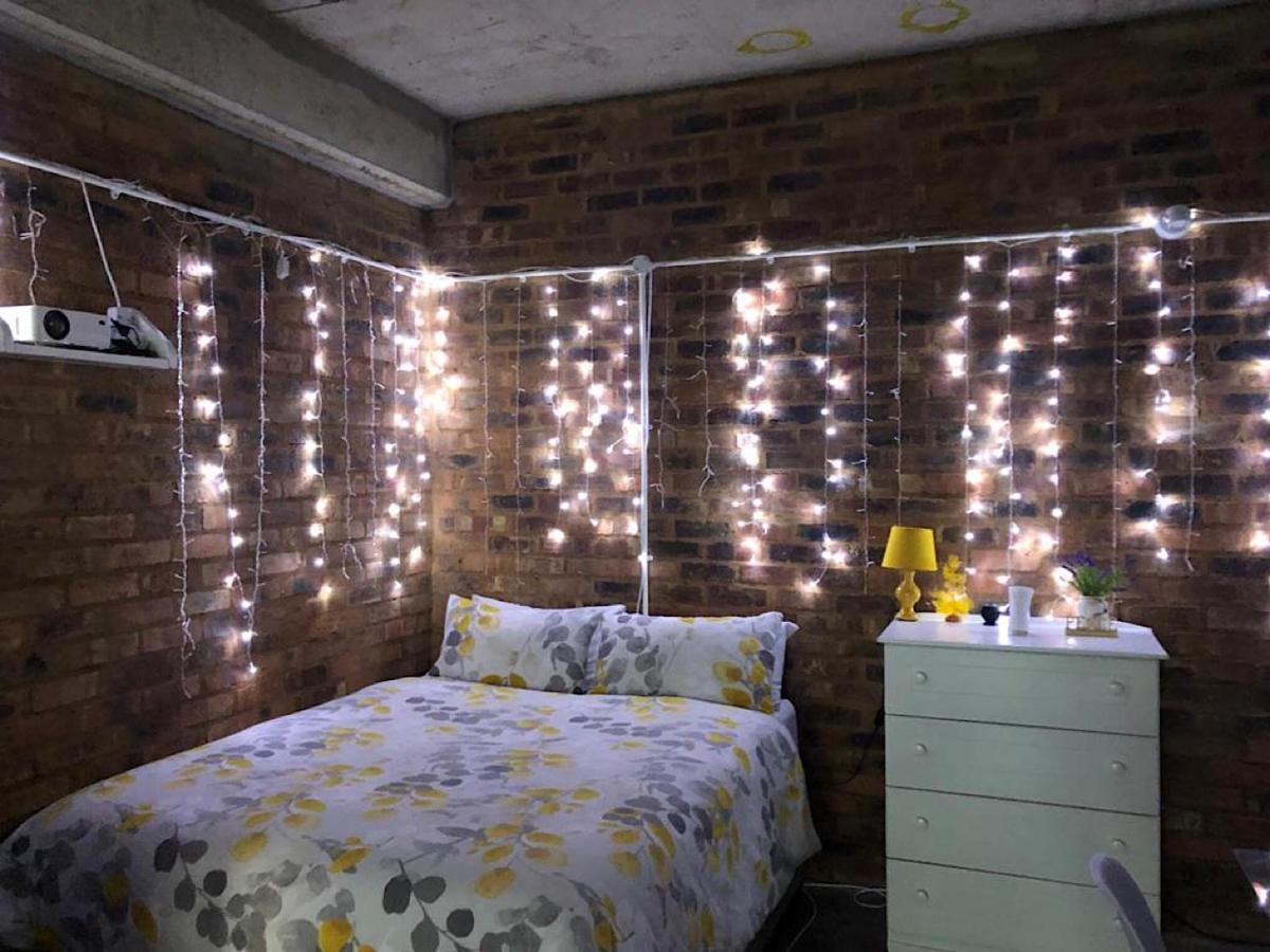 Cozy Apartment In The Center Of Maboneng With Free Wifi Йоганнесбурґ Екстер'єр фото